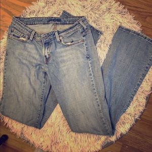 Levi’s boot cut size 6 long jeans